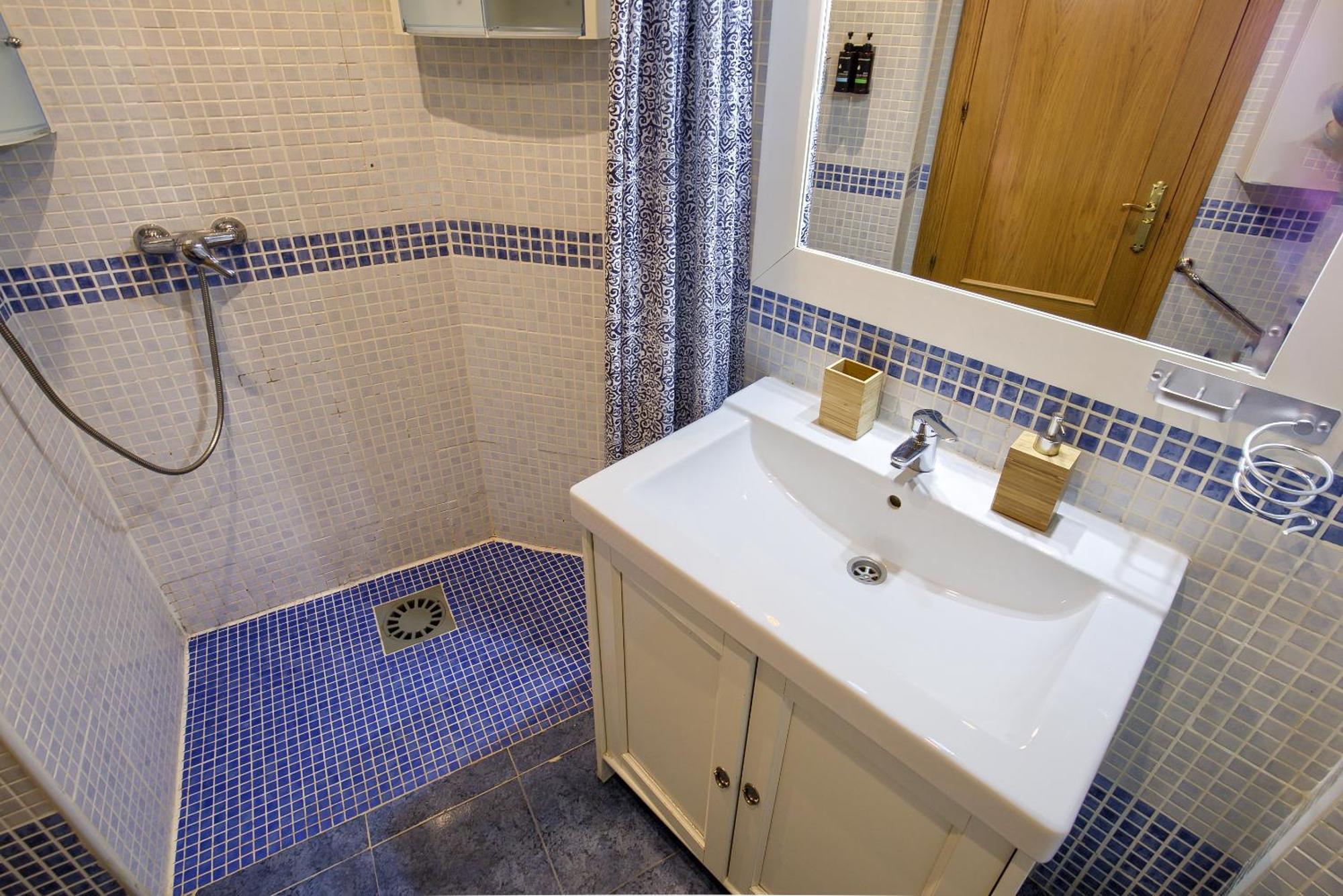 Casona 44 - Apartamento Para 2 Con Wifi, Ac Y Patio Exterior อัลกาลาเดเอนาเรส ภายนอก รูปภาพ