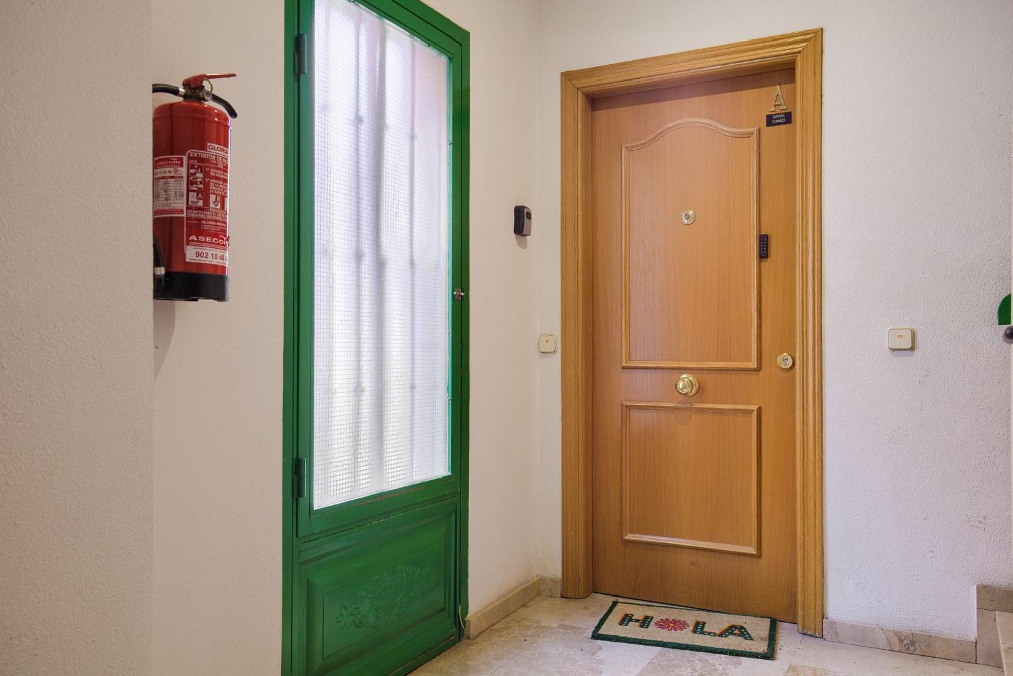Casona 44 - Apartamento Para 2 Con Wifi, Ac Y Patio Exterior อัลกาลาเดเอนาเรส ภายนอก รูปภาพ
