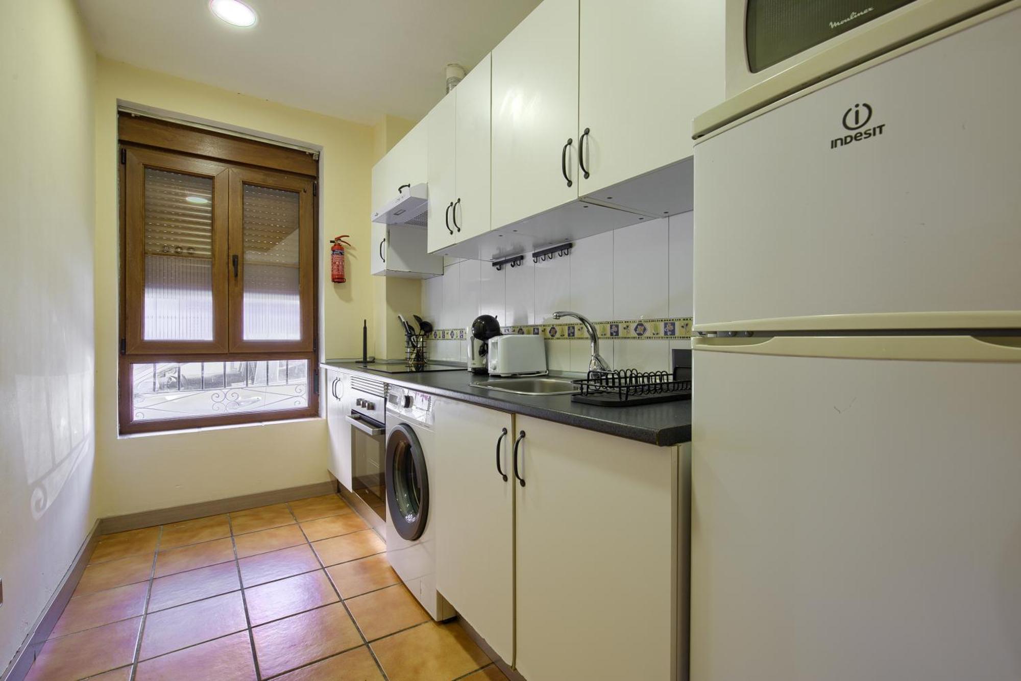 Casona 44 - Apartamento Para 2 Con Wifi, Ac Y Patio Exterior อัลกาลาเดเอนาเรส ภายนอก รูปภาพ